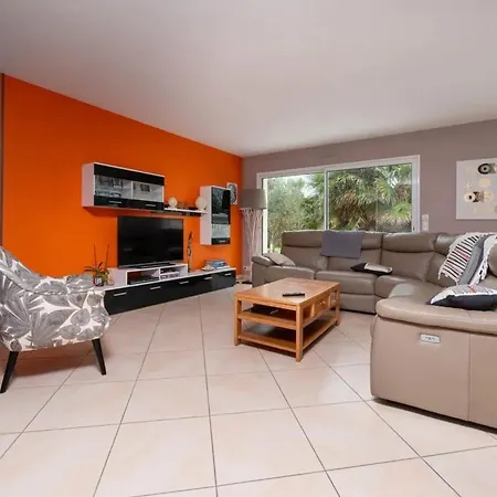 Villa Spacieuse A Avec Piscine Et Jacuzzi *