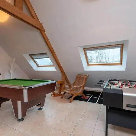 Spacieuse A Avec Piscine Et Jacuzzi Villa